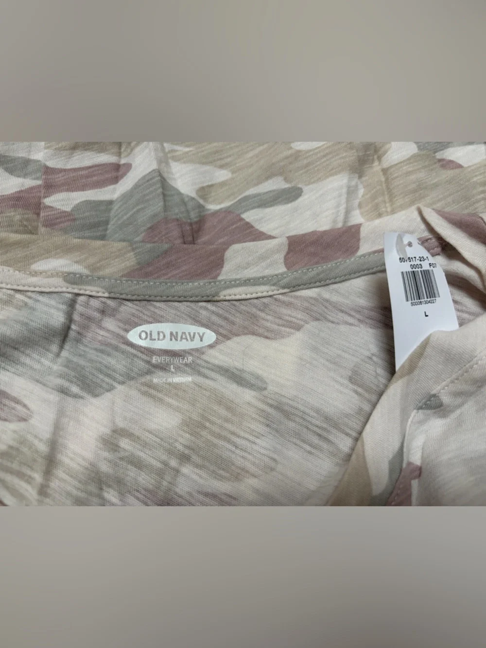 Old Navy Pale Neutral Camo V-Neck Tee NWT